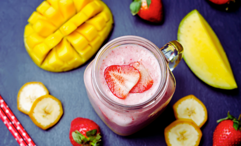 Health Benefits of Mango, Banana, Salt, and Pepper Smoothies